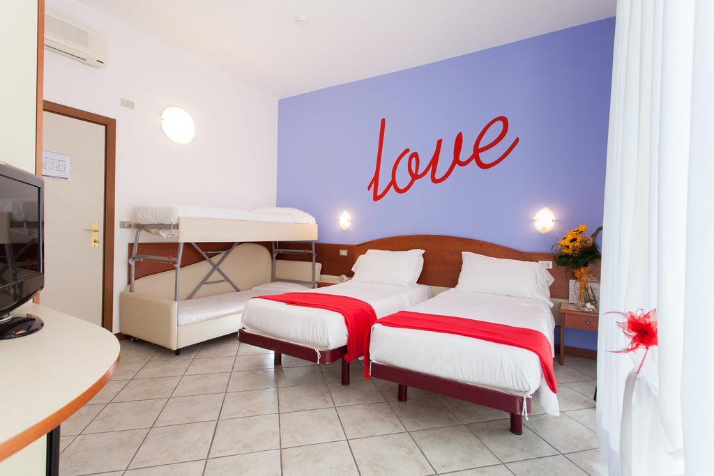 B&B Isabella Milano Marittima Værelse billede